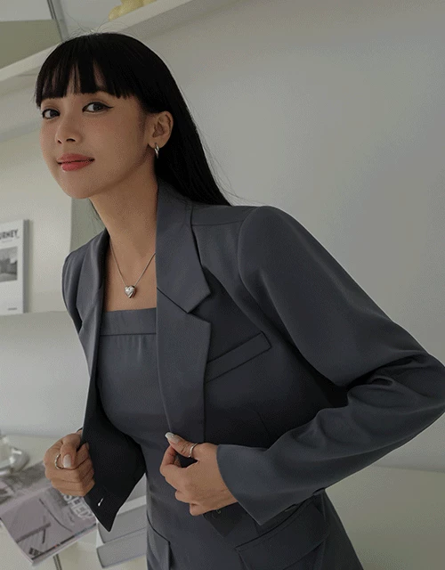 舒適翻領西裝短版外套(附墊肩)