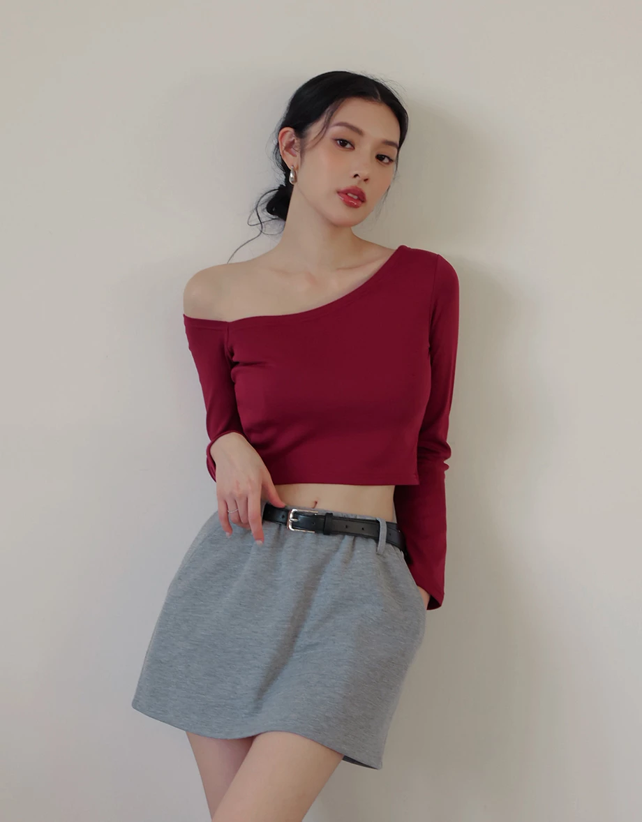 Sloping Shoulder Smooth Long Sleeve Top (With Padding)