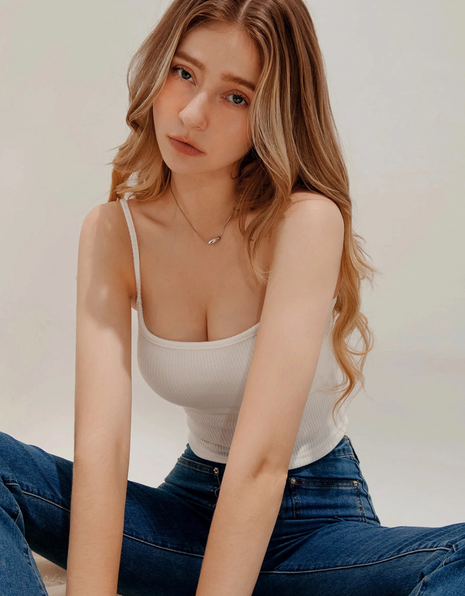 平口針織細肩背心(附胸墊)