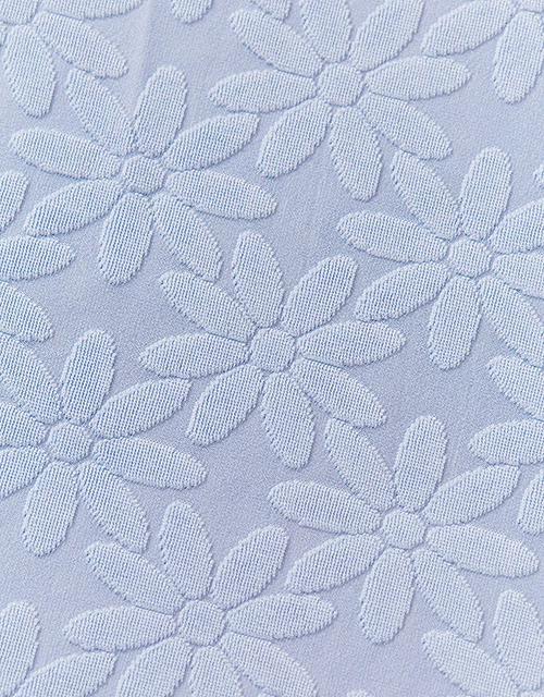 花瓣壓紋外搭開衩短裙