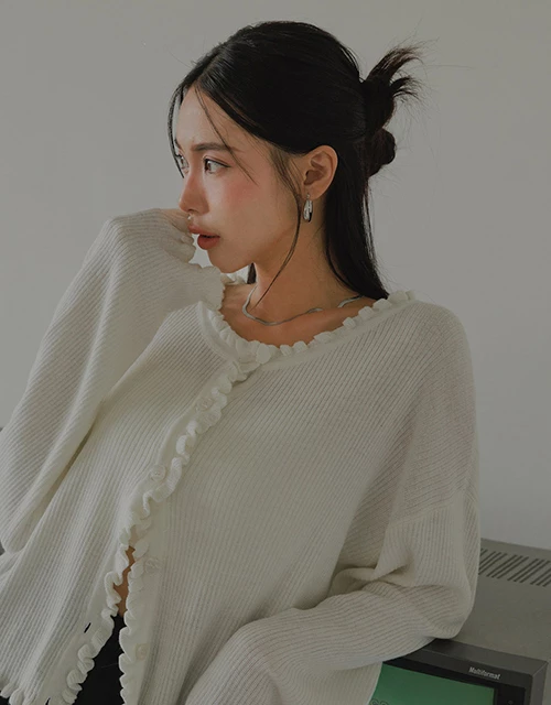 俏皮花邊針織上衣