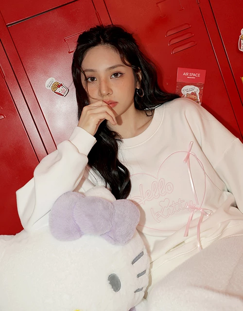 【Hello Kitty聯名】內刷毛刺繡寬版大學TEE