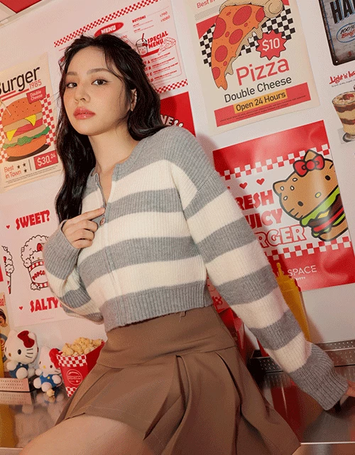 【Hello Kitty聯名】銀飾條紋針織拉鍊外套