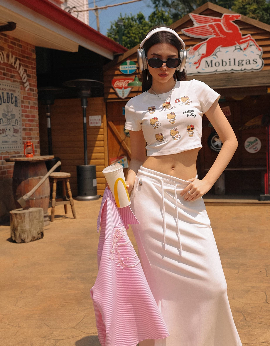 【Hello Kitty聯名】夏日海灘派對圖案合身短TEE