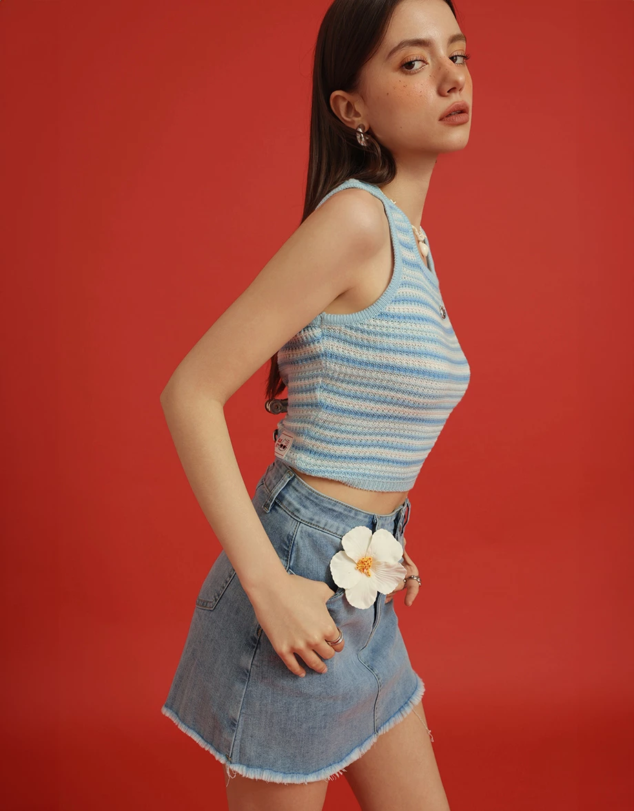 【Hello Kitty聯名】造型墜飾多彩條紋針織背心
