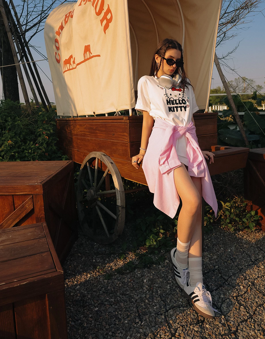 【Hello Kitty聯名】刺繡貼布圖案寬版TEE