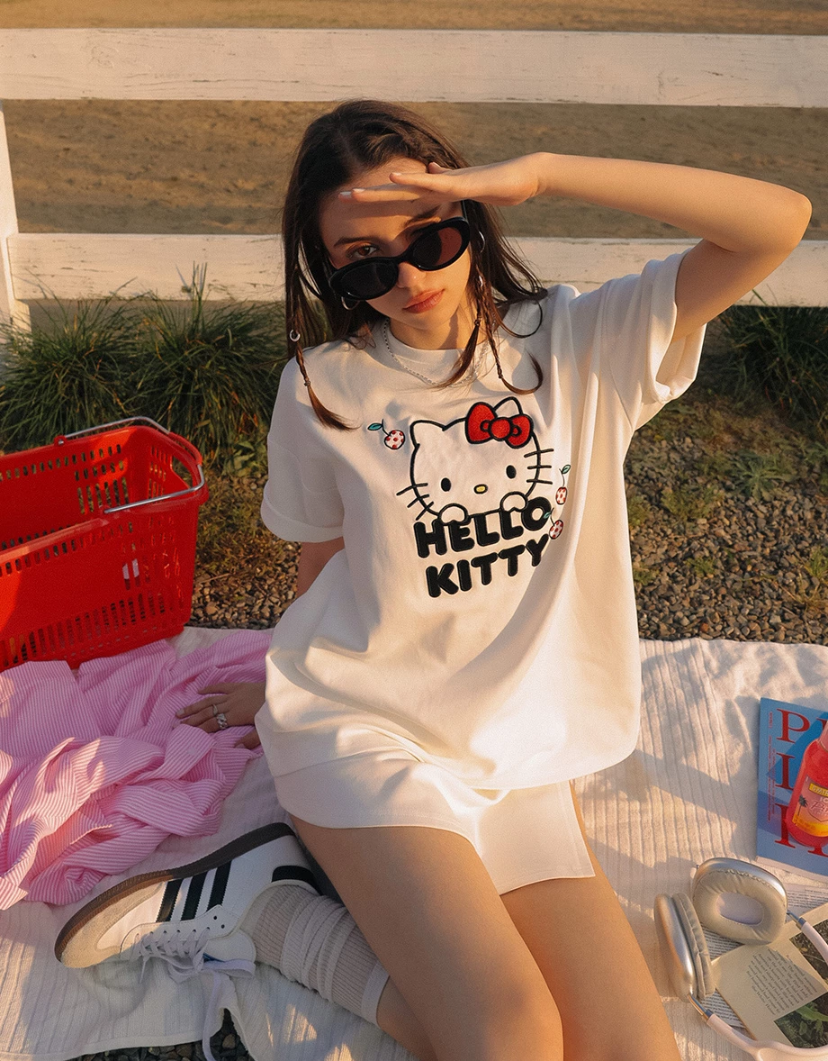 【Hello Kitty聯名】刺繡貼布圖案寬版TEE