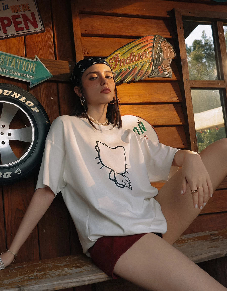 【Hello Kitty聯名】輪廓線圖案寬版TEE