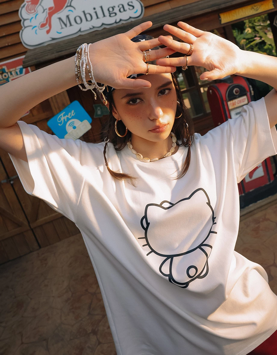 【Hello Kitty聯名】輪廓線圖案寬版TEE