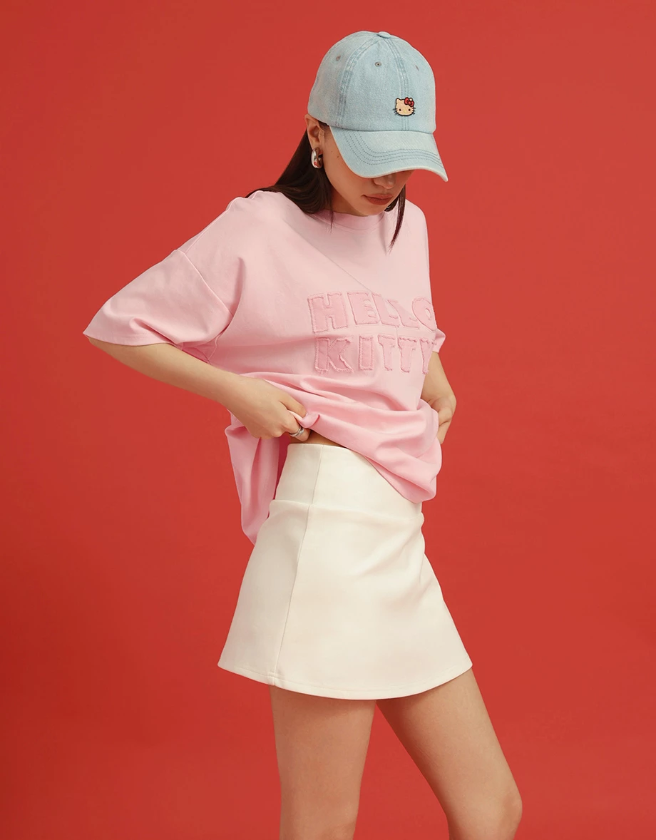【Hello Kitty聯名】貼布繡字母寬版TEE