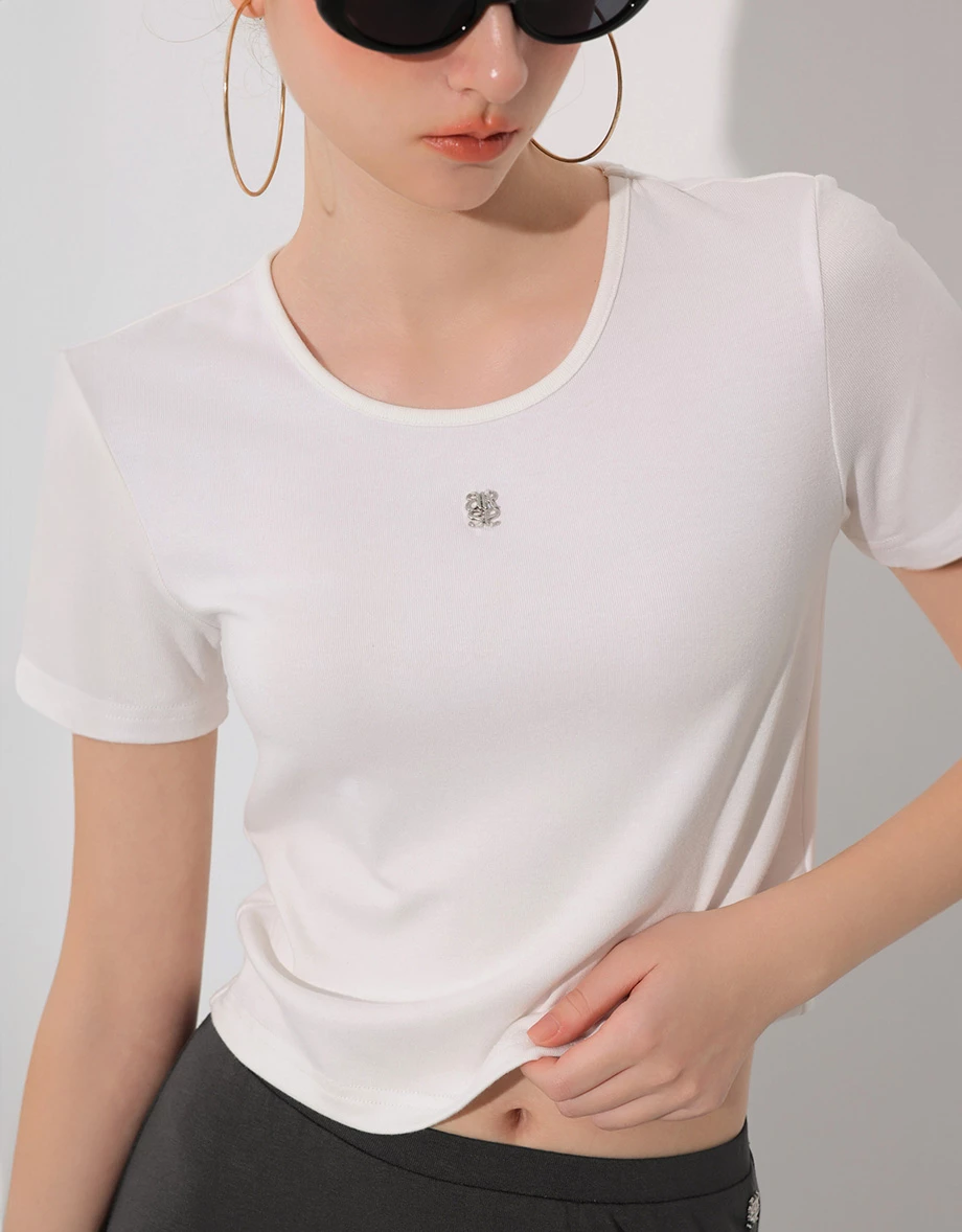 品牌LOGO綴飾合身短TEE