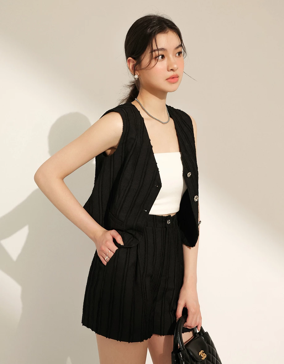條紋排扣西裝背心