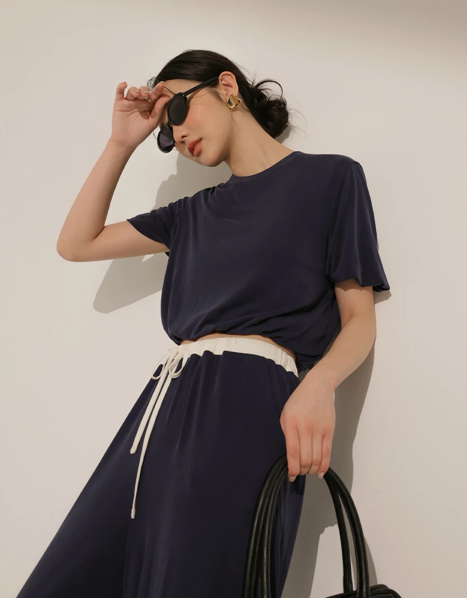 極簡風涼感莫代爾短TEE