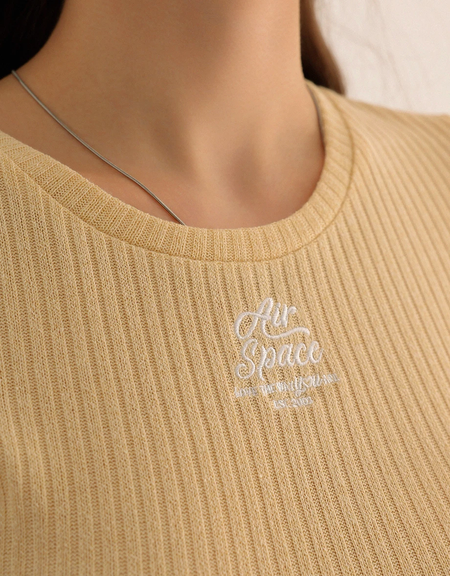 品牌LOGO刺繡羅紋上衣