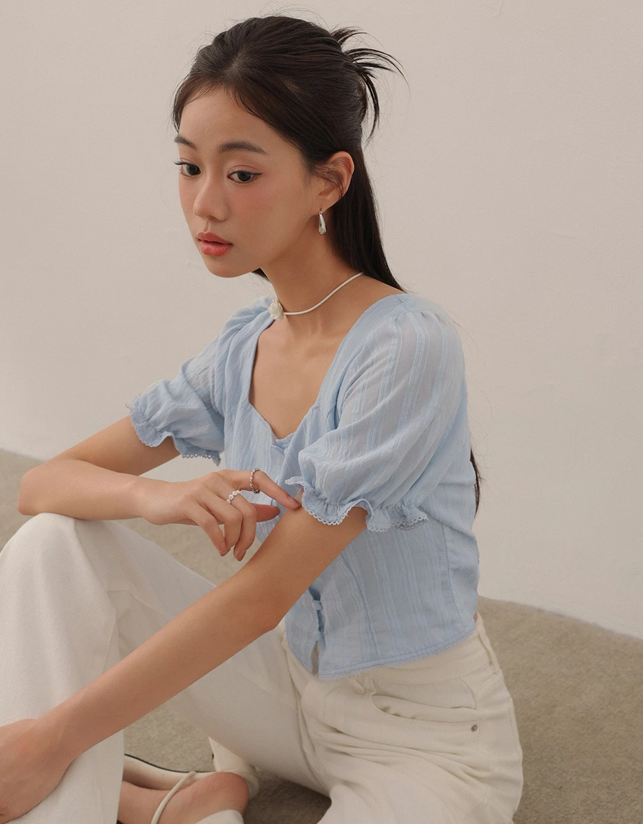 方領直條紋排扣澎袖上衣