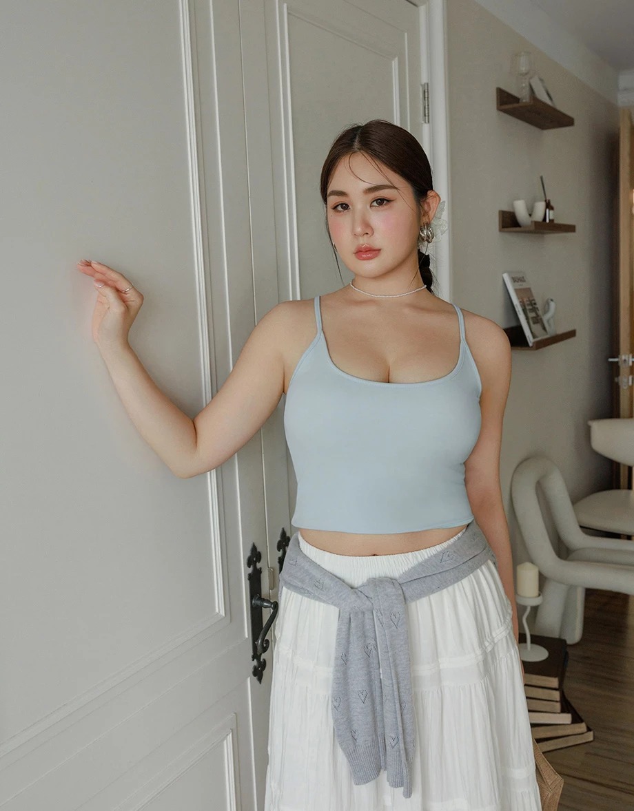 高彈輕塑美胸U領短版細肩帶背心(附胸墊)
