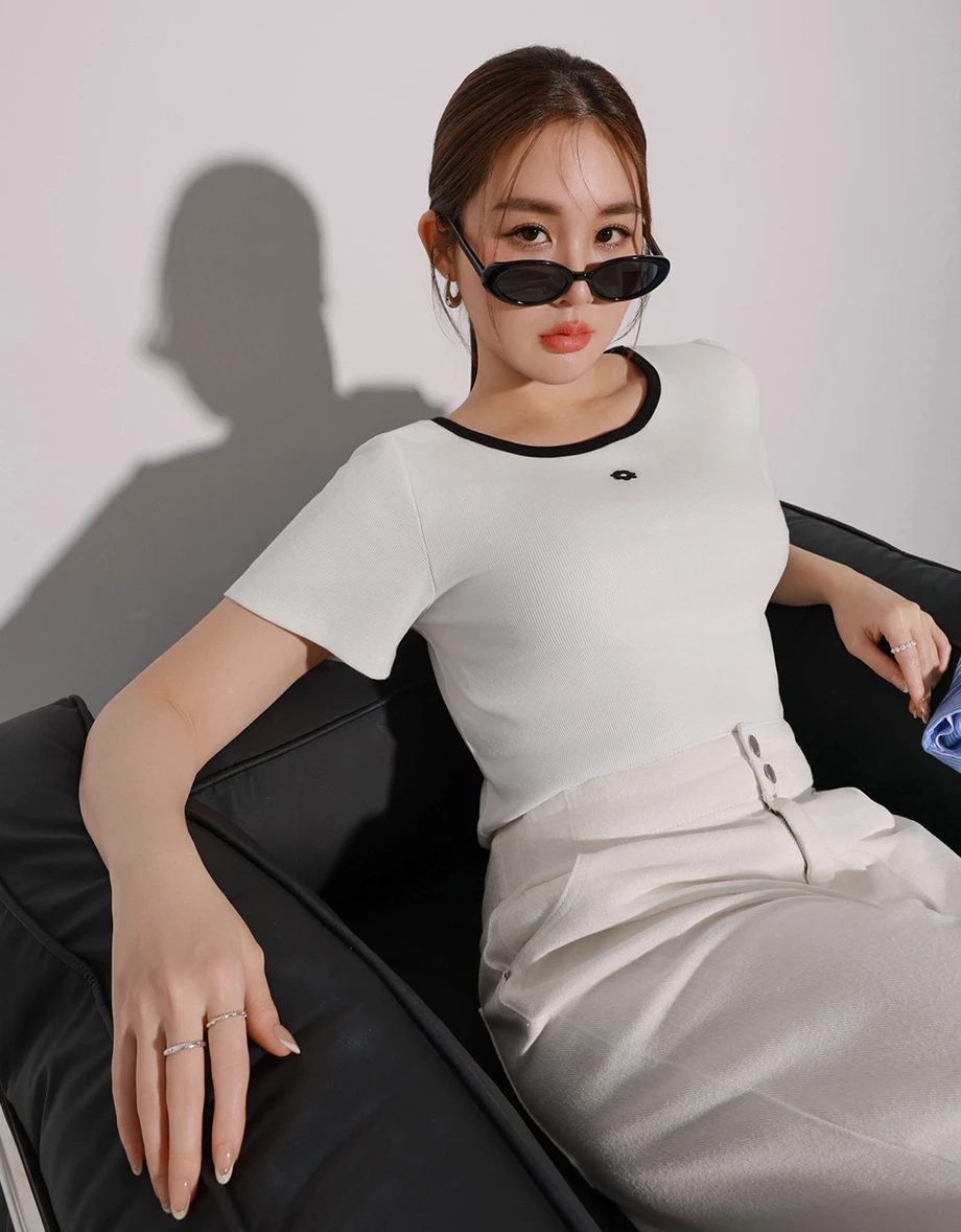 Floral Embroidery Contrast Trim Fitted Ribbed Top