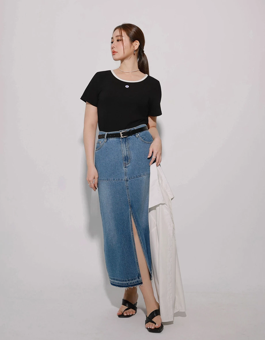 Floral Embroidery Contrast Trim Fitted Ribbed Top