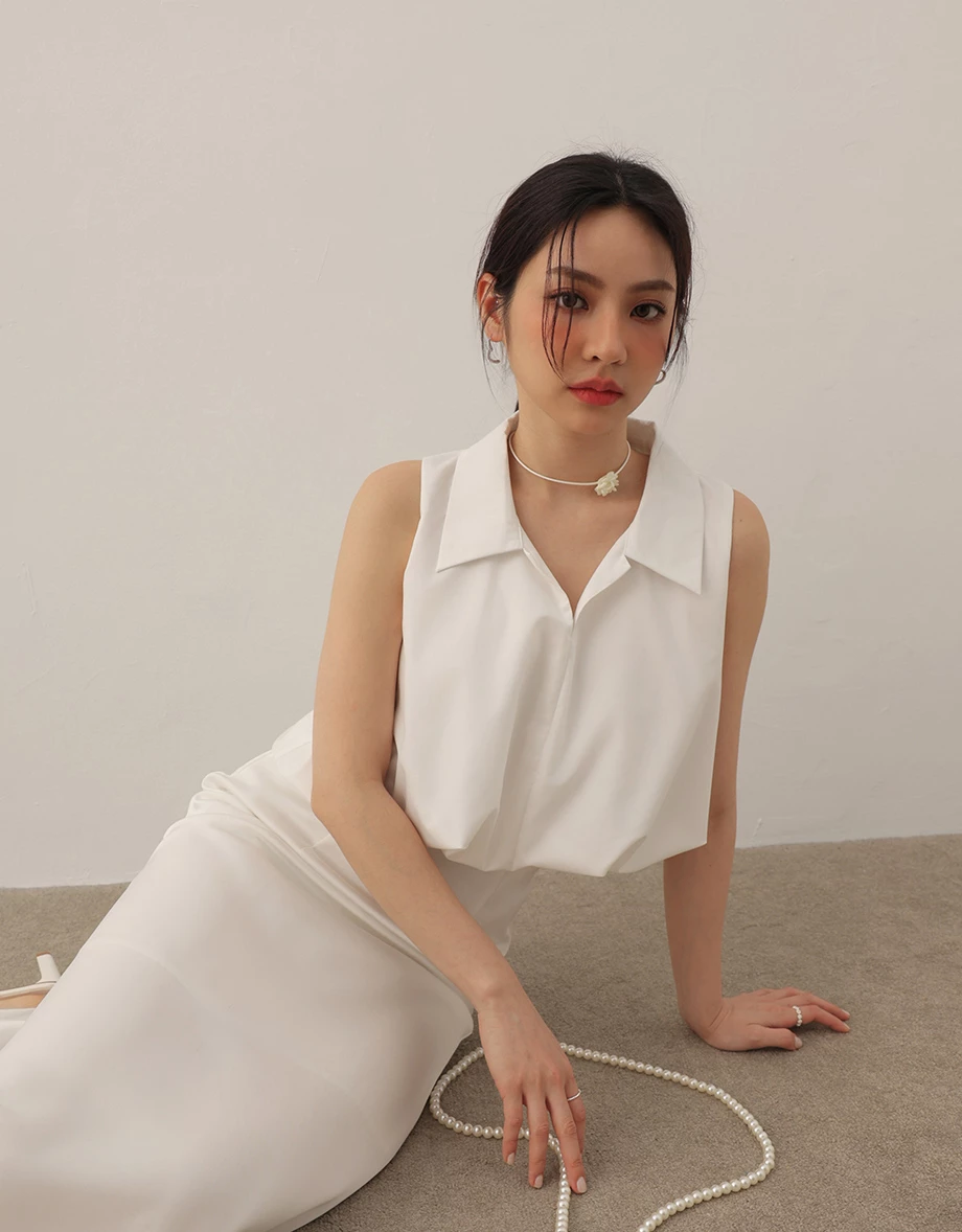 Sleeveless Bubble Hem Top With Collar Detail