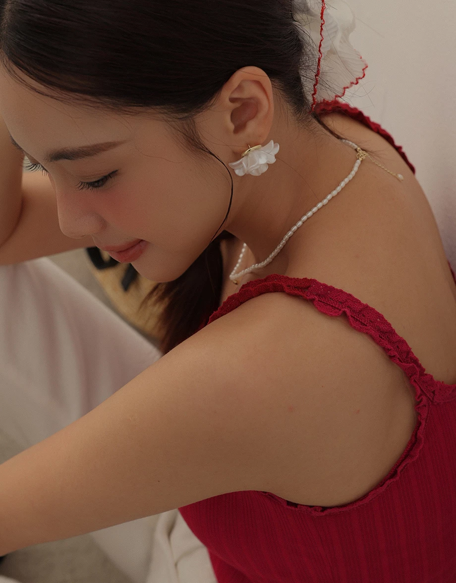 Lace Trimmed Ribbed Spaghetti Strap Padded Tank Top Lace Trimmed Ribbed Spaghetti Strap Padded Tank Top