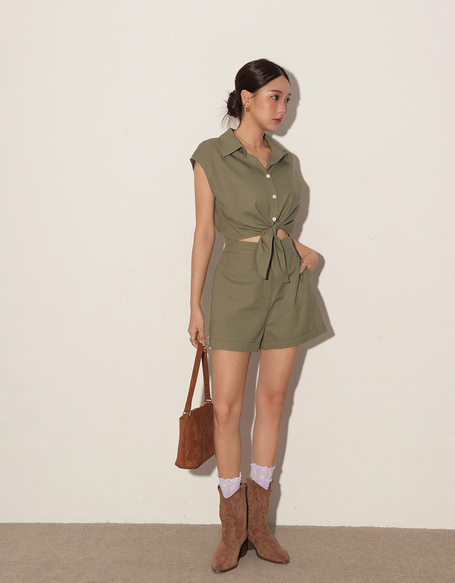 極簡風反摺亞麻短褲