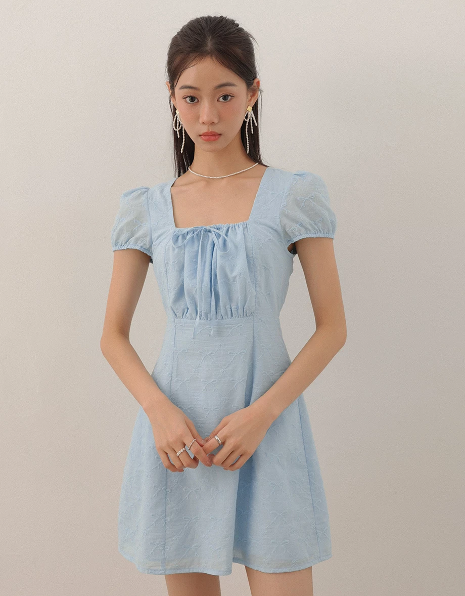 蝴蝶結刺繡澎袖短洋裝