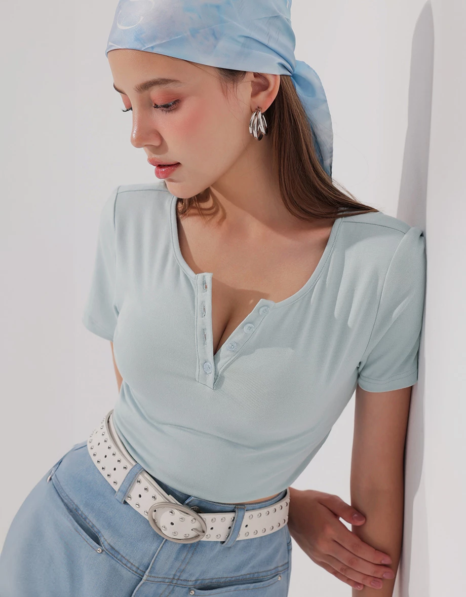 圓領排扣短袖短版TEE