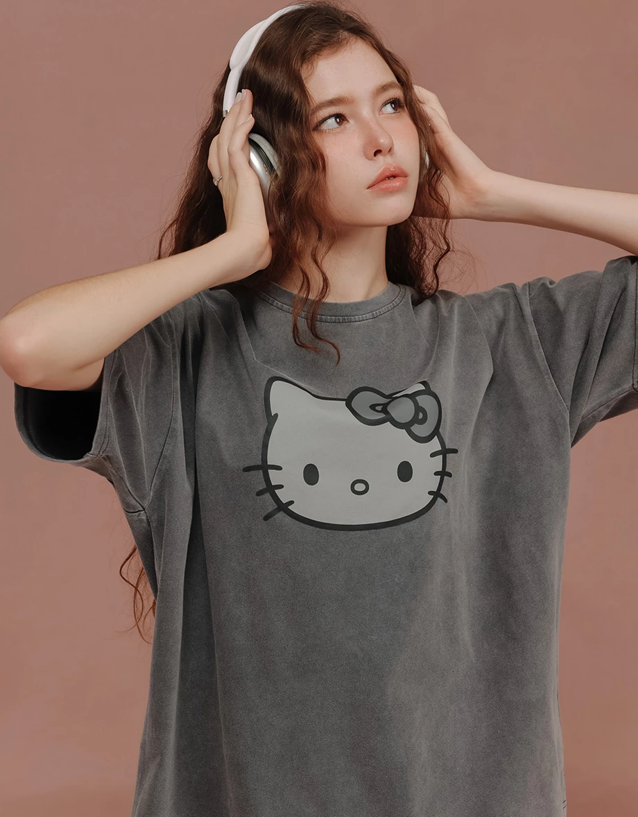 【SANRIO Collab】Hello Kitty Oversized Crew Neck Short Sleeve Graphic Tee