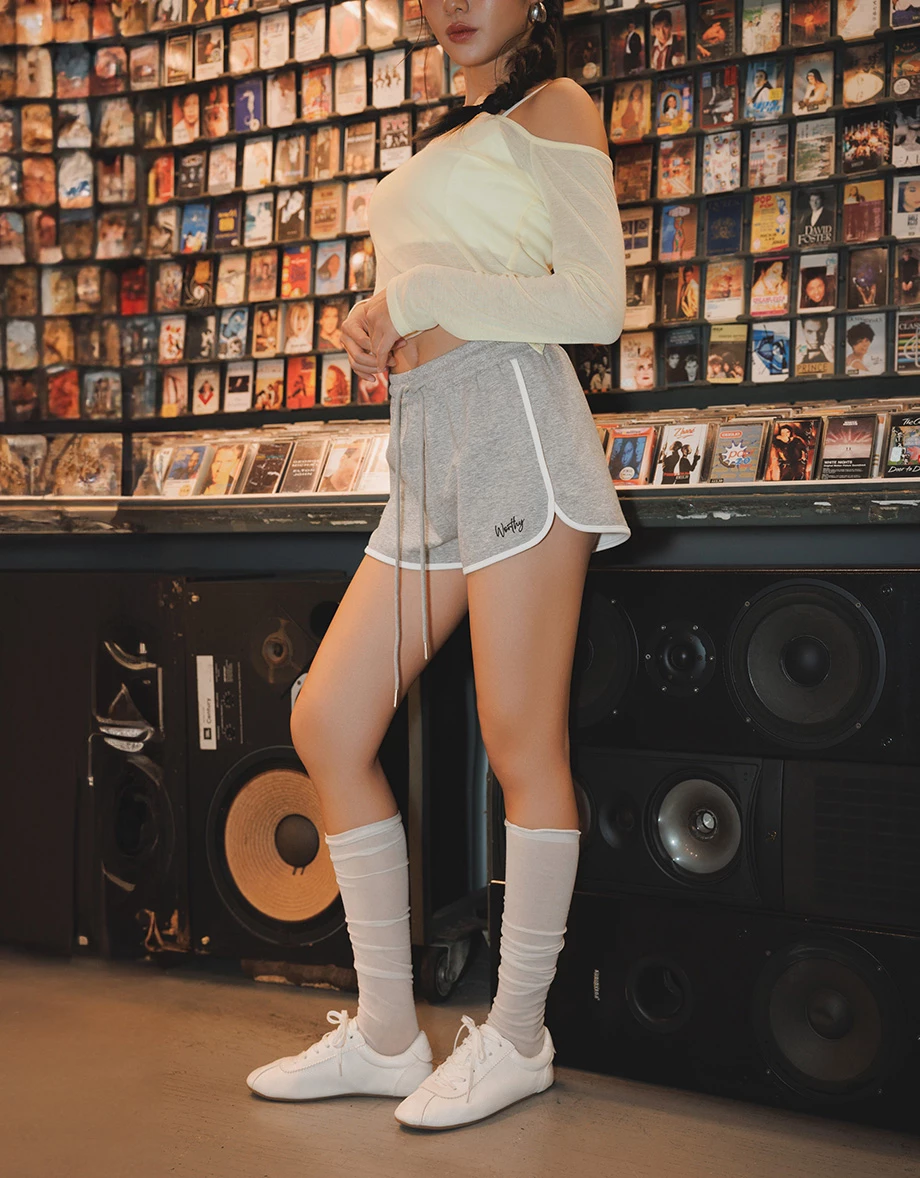 【Michie 聯名】刺繡字母撞色滾邊抽繩鬆緊休閒短褲 M10