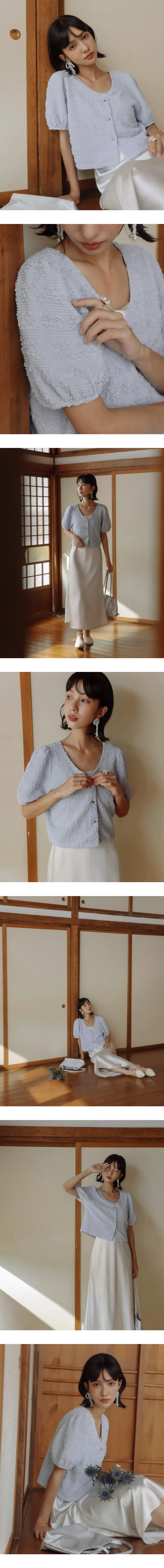 小香抓皺花紋理V領澎袖銀扣上衣