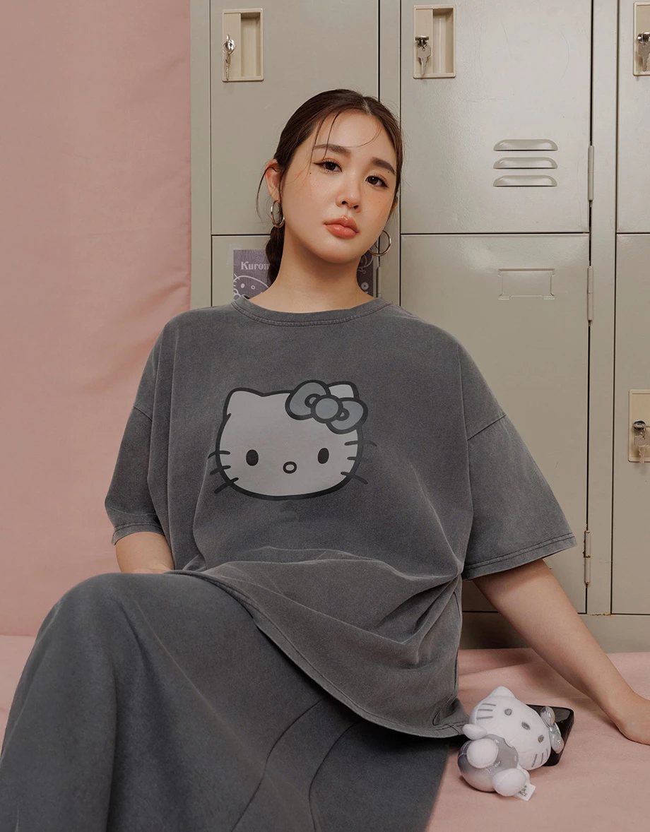 【SANRIO Collab】Hello Kitty Oversized Crew Neck Short Sleeve Graphic Tee (Unisex)