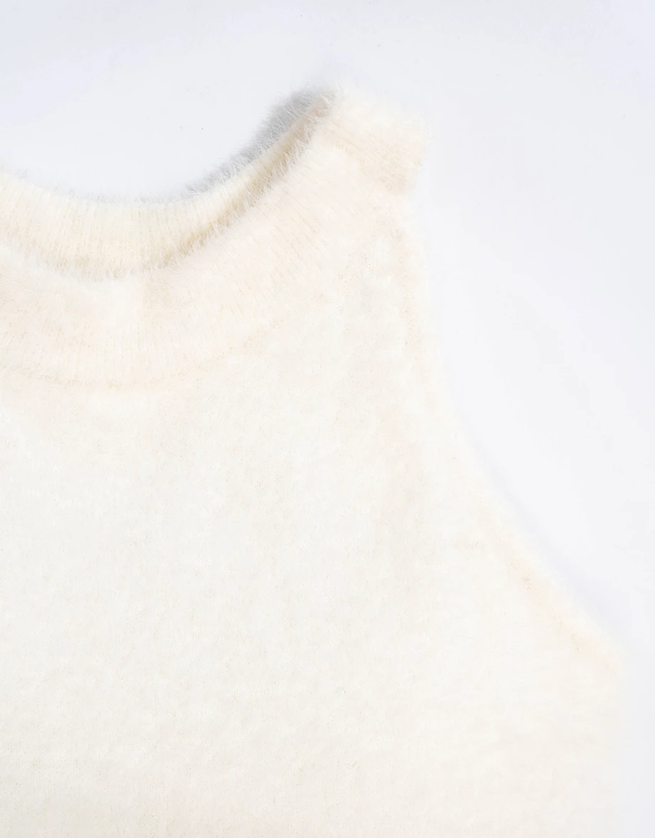 Fluffy Halter Neck Sleeveless Crop Padded Tank Top Fluffy Halter Neck Sleeveless Crop Padded Tank Top