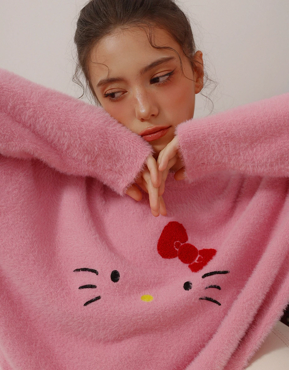 【Hello Kitty Collaboration】Plush Knit Crop Sweater with Kitty Motif