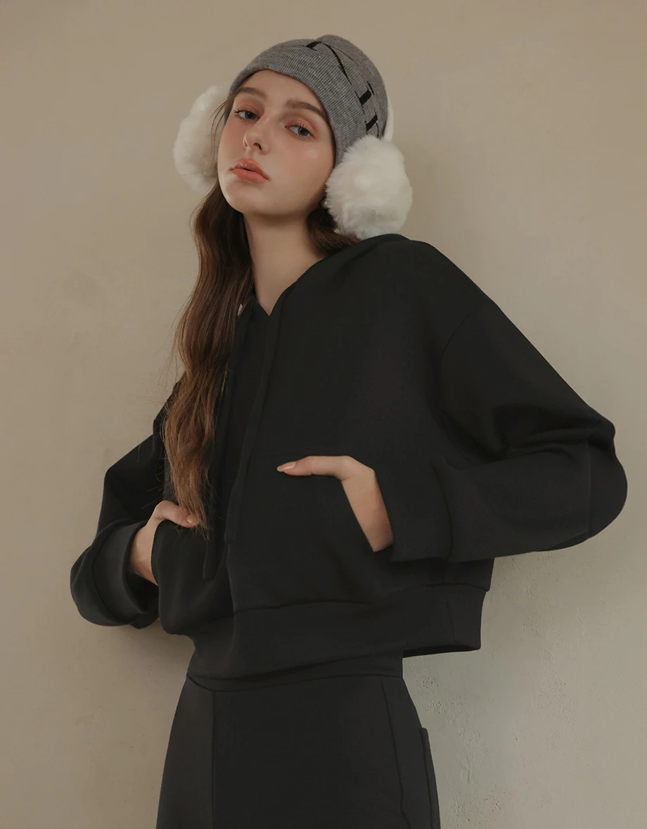 Cotton Fleece Cropped Hooded Sweat Top with Front Pocket Design Cotton Fleece Cropped Hooded Sweat Top with Front Pocket Design