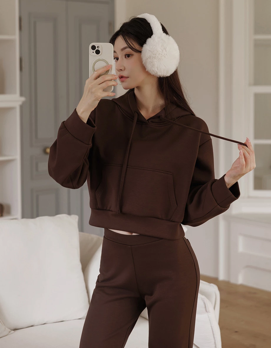 Cotton Fleece Cropped Hooded Sweat Top with Front Pocket Design Cotton Fleece Cropped Hooded Sweat Top with Front Pocket Design