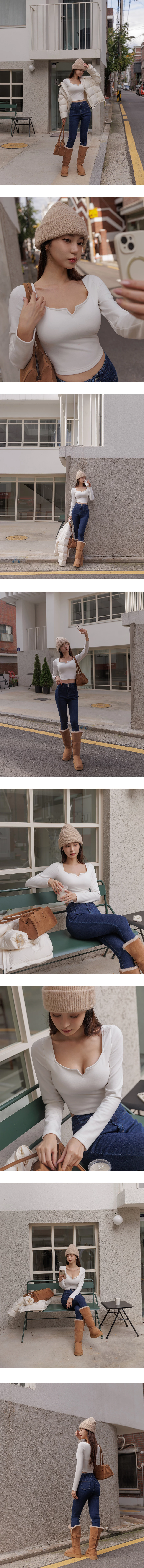 【Heat Tech】V Cut Neckline Fitted Long Sleeve Padded Cropped Bra Top 【Heat Tech】V Cut Neckline Fitted Long Sleeve Padded Cropped Bra Top