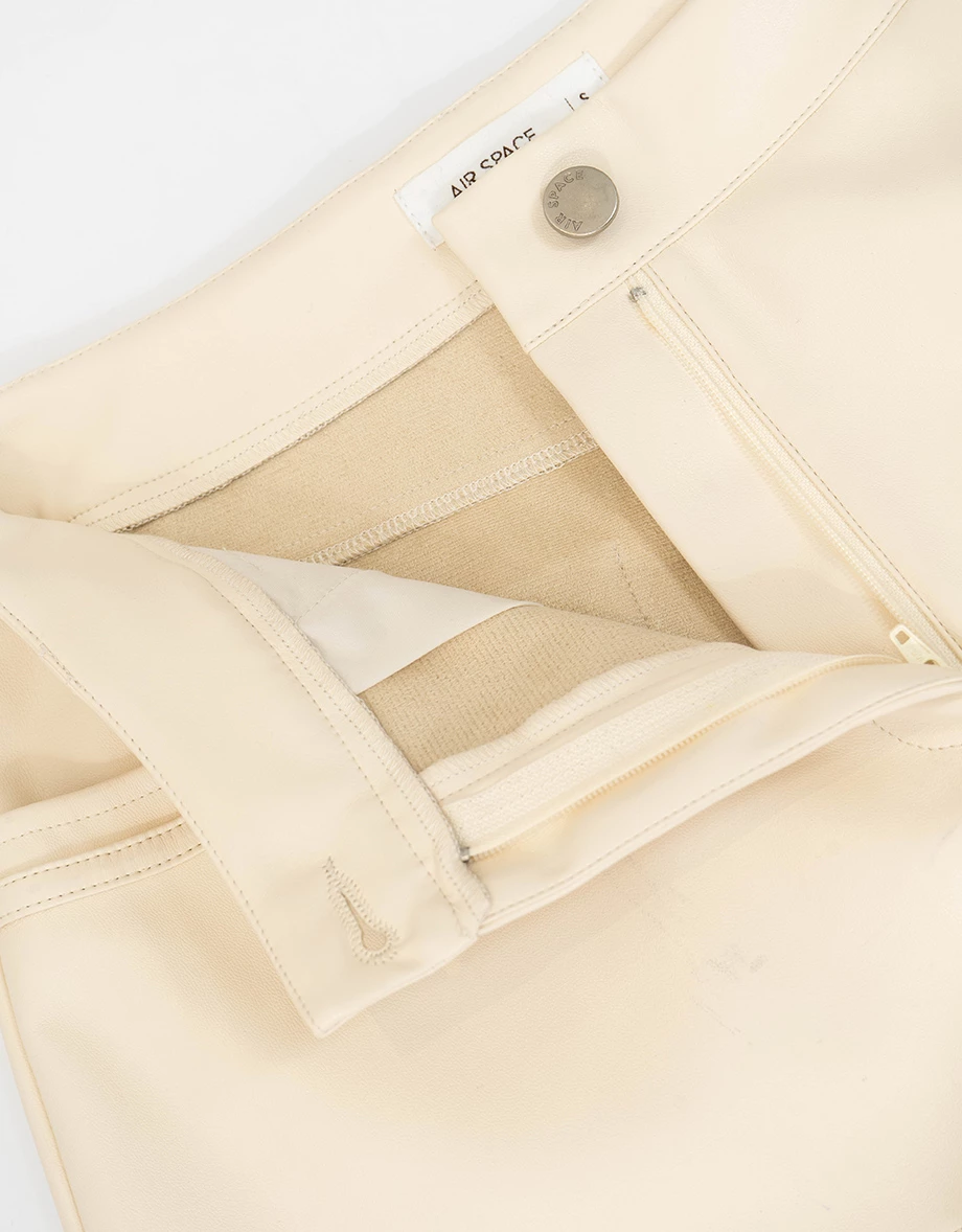 【Heat Tech】Tailored High Waist Faux Leather Shorts with Pockets