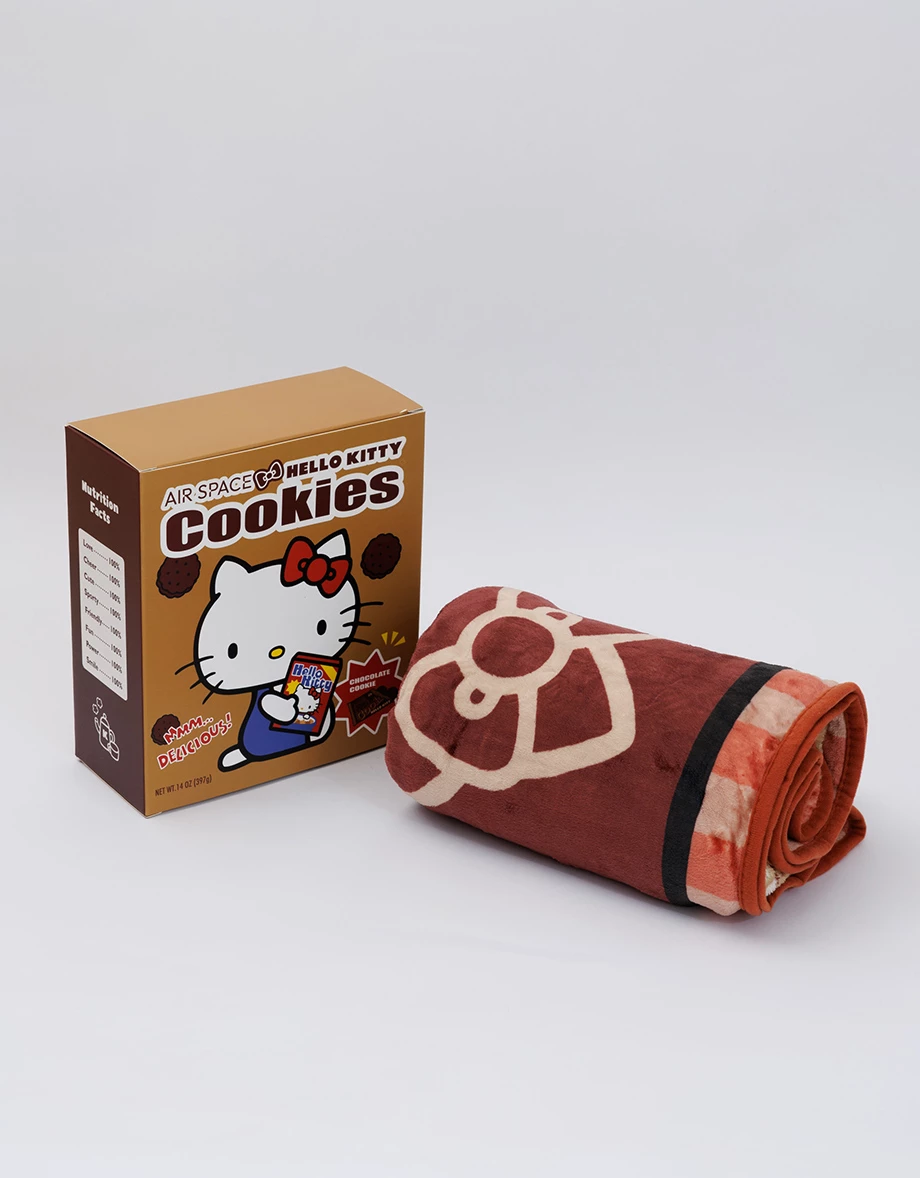 【Hello Kitty Collaboration】Cozy Fleece Blanket with Kitty Graphic