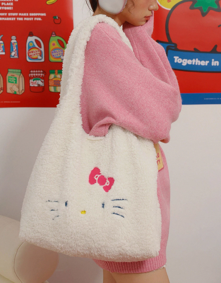 【Hello Kitty Collaboration】Fluffy Plush Tote Bag