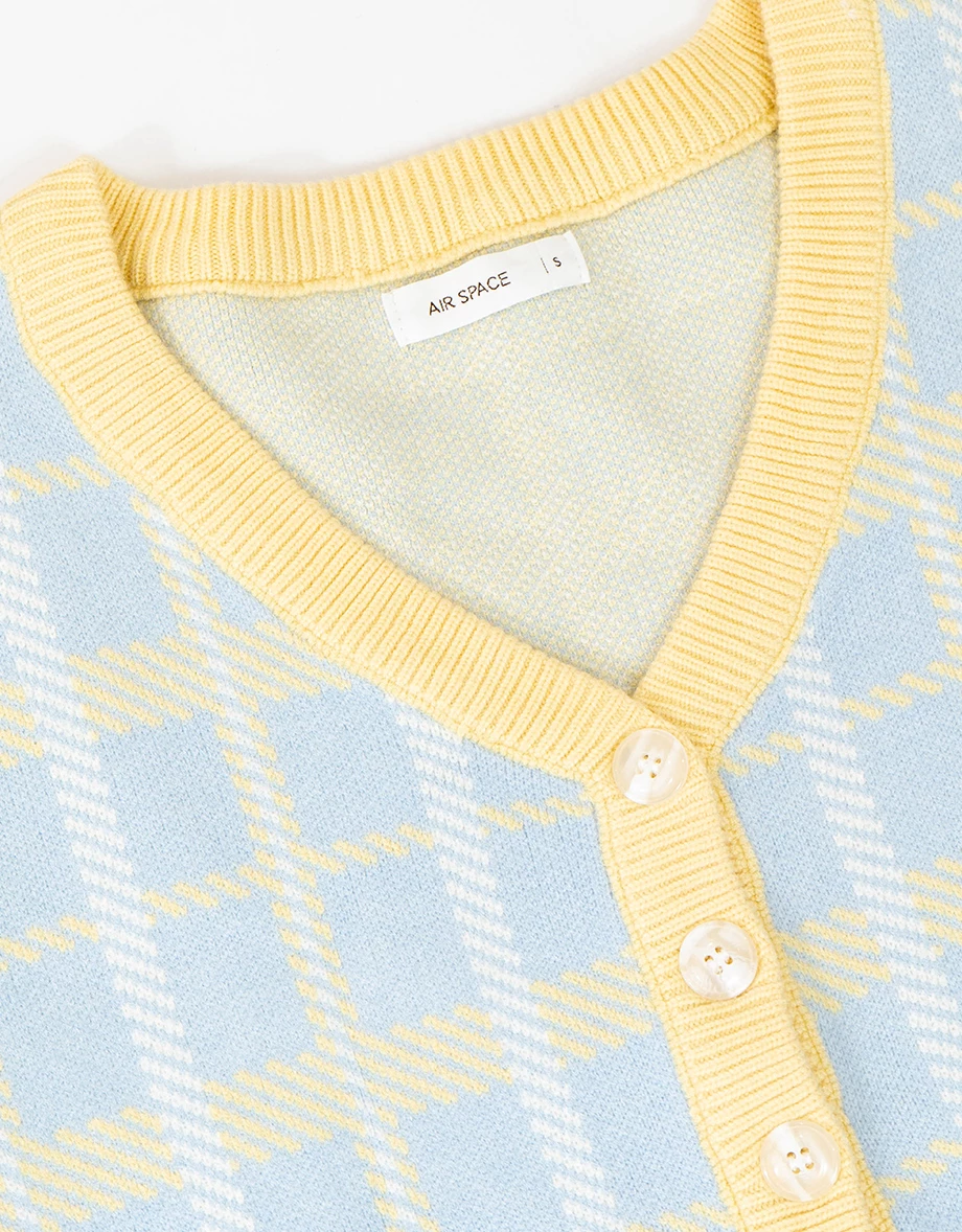 Vintage Inspired Plaid V Neck Cropped Knit Cardigan Vintage Inspired Plaid V Neck Cropped Knit Cardigan