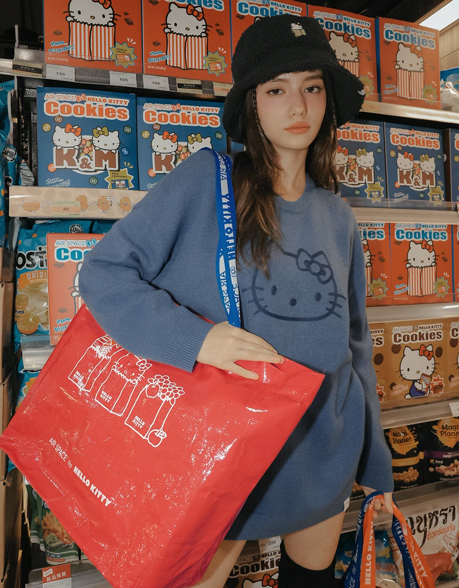 【Hello Kitty Collaboration】Relaxed Fit Pullover with Hello Kitty Outline Motif
