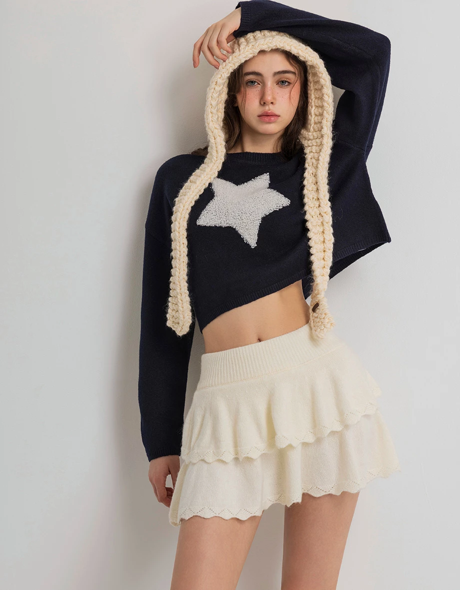 Classic Round Neck Star Motif Knit Cropped Sweater