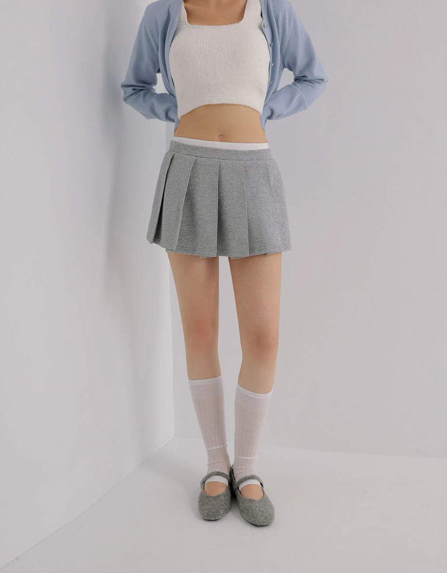 Pleated Knit Mini Skorts with Contrast Waistband Pleated Knit Mini Skorts with Contrast Waistband