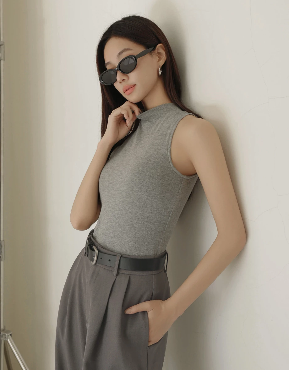 Heat Tech Mock Neck Stretch Knit Sleeveless Padded Tank Top