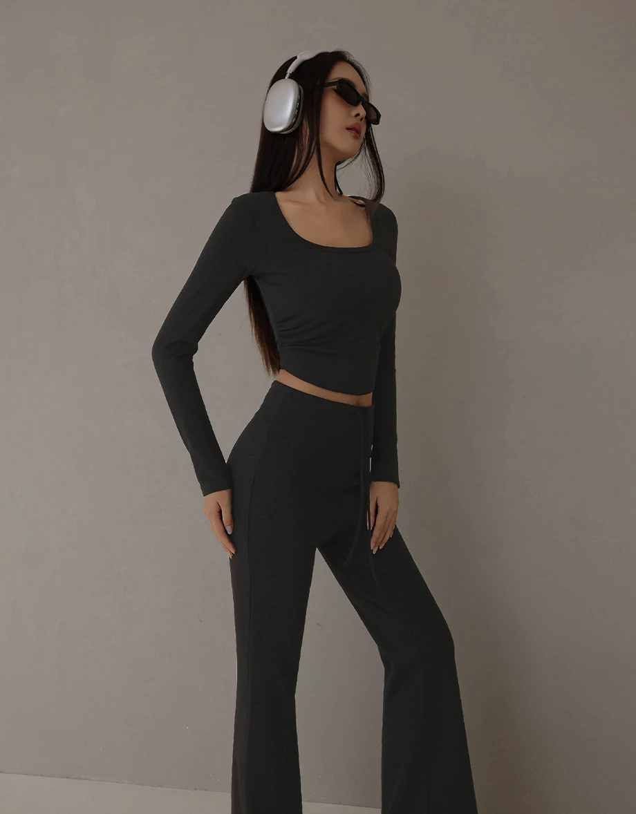 【Heat Tech】Square Neck Ruched Side Fitted Long Sleeve Padded Bra Top