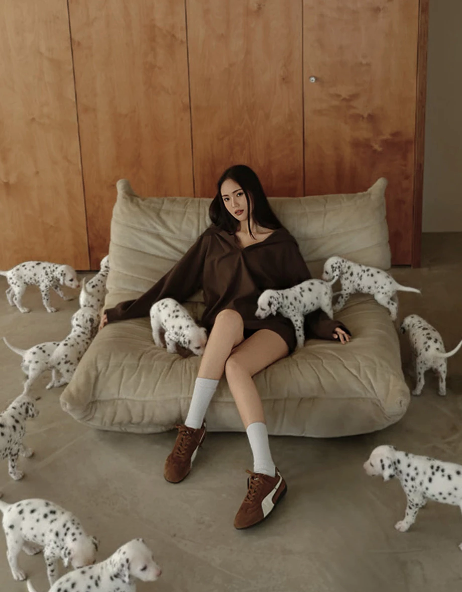 Oversized V Neck Collared Hooded Sweatshirt Oversized V Neck Collared Hooded Sweatshirt