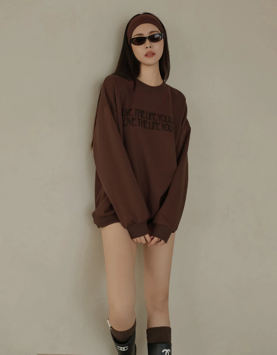 Oversized Soft Cotton Sweatshirt with Embroidered Lettering Oversized Soft Cotton Sweatshirt with Embroidered Lettering