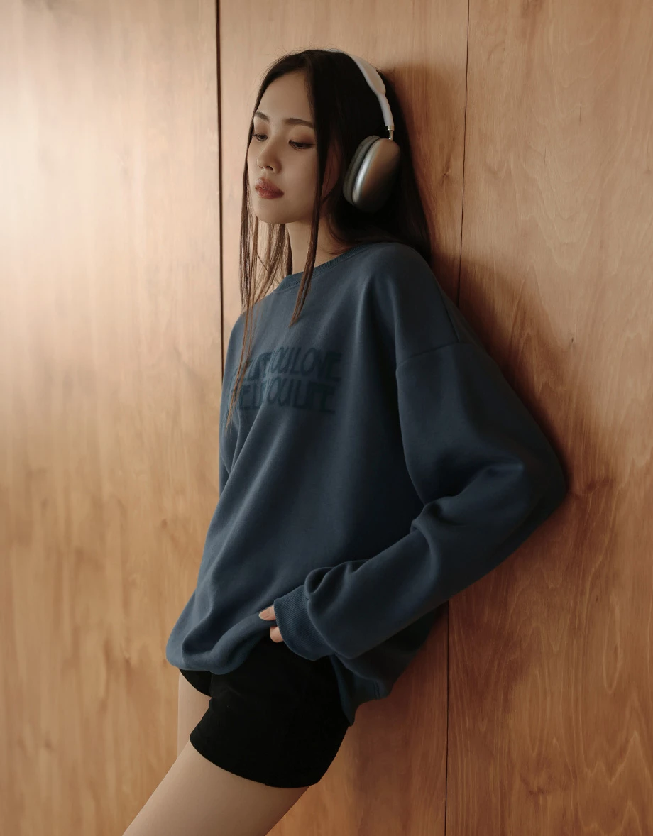 Oversized Soft Cotton Sweatshirt with Embroidered Lettering Oversized Soft Cotton Sweatshirt with Embroidered Lettering