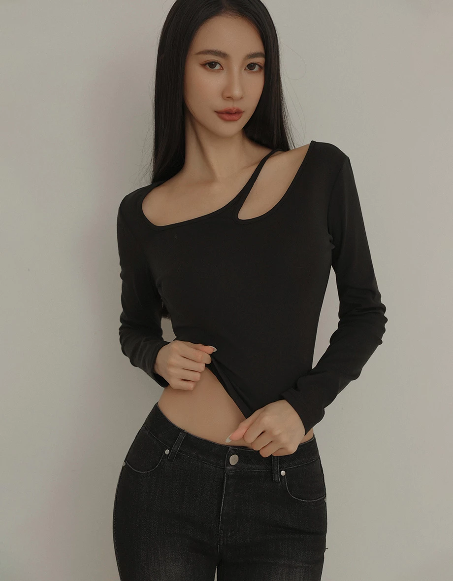 Top Crop Tencel Brushed Asimetris Cut Out