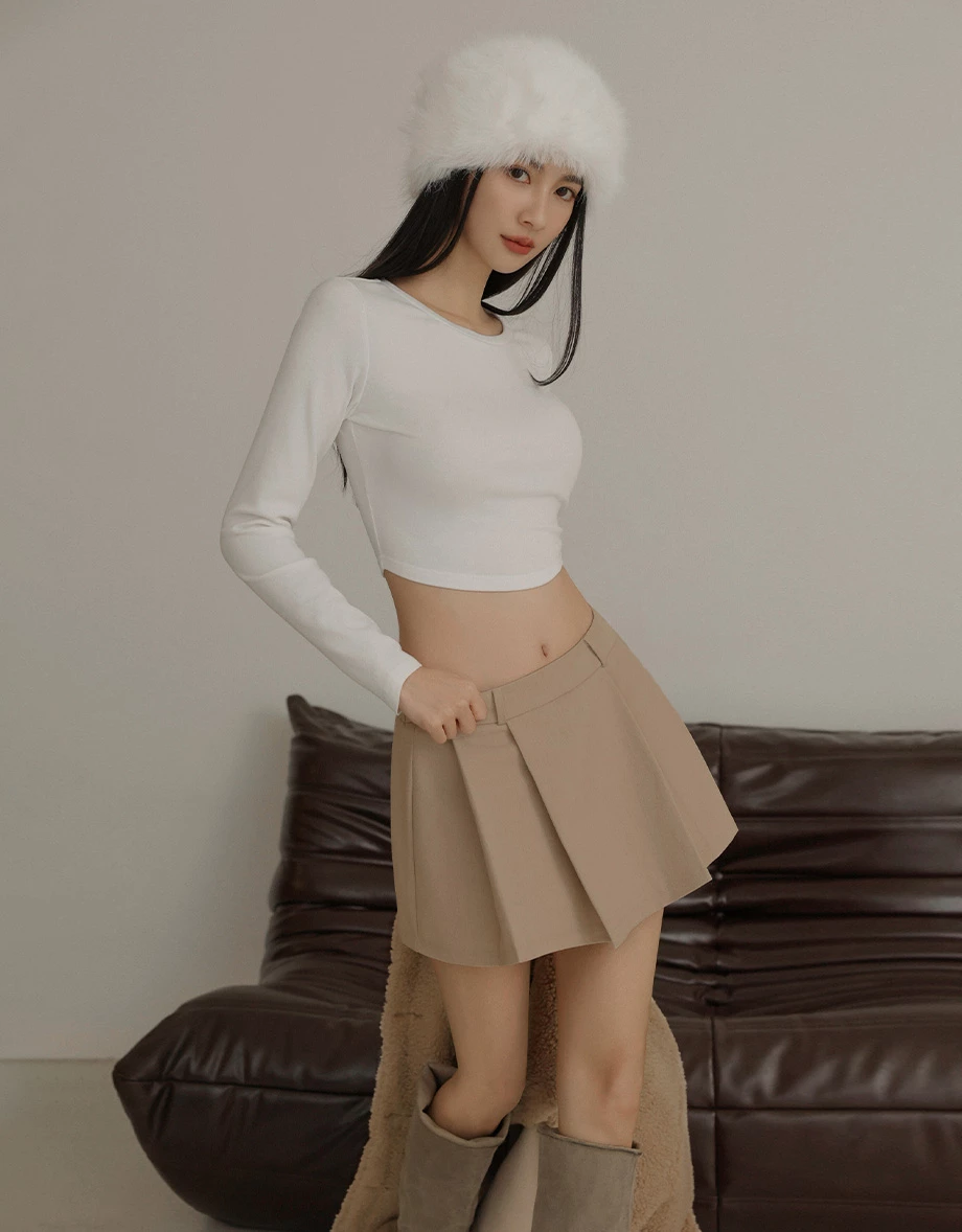 Crew Neck Long Sleeve Brushed Cropped Top